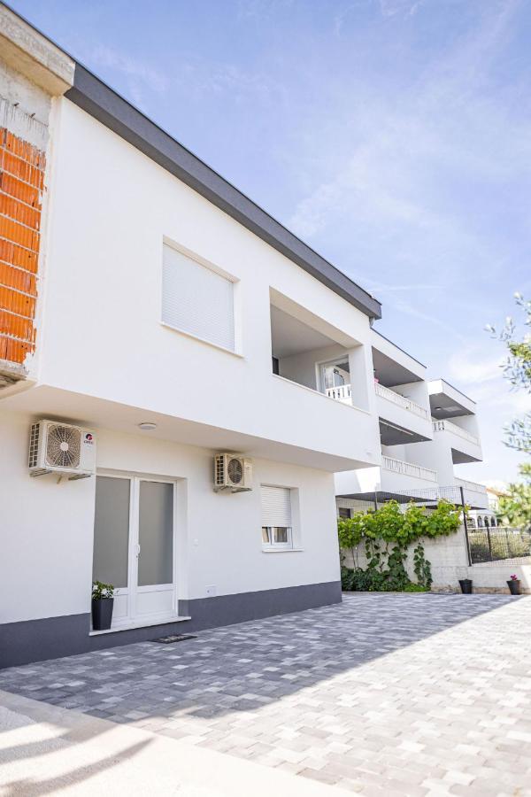 Apartments Veronika トロギール エクステリア 写真